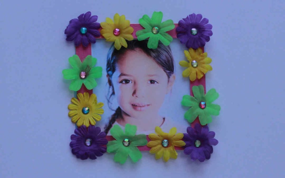 Crafts for Kids: Mother’s Day Picture Frames